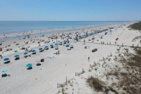 Beach it up @ 209 North Shore Place!